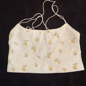 Gilly hicks white with yellow flowers seamless cropped tank top